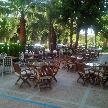 سيسين فندق 4*